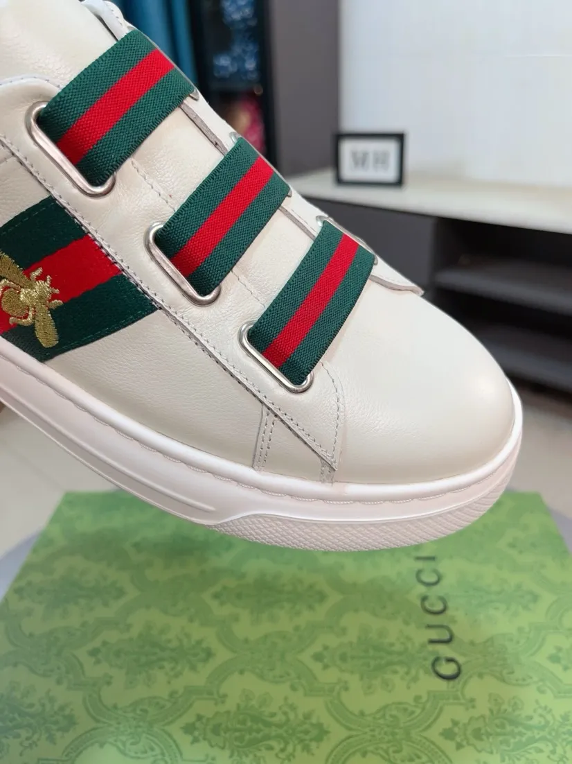 Factory price 480🌹🌹GUCCI [Gucci] New high-end brand of men's shoes, the latest fashionable casual men's shoes, trendy and versatile style, relaxed and sporty style, uppers imported from Italy, first-layer cowhide, genuine leather lining and ultra-fine workmanship. Original personalized fashionable rubber wear-resistant outsole, light and comfortable on the foot, size 38-44
